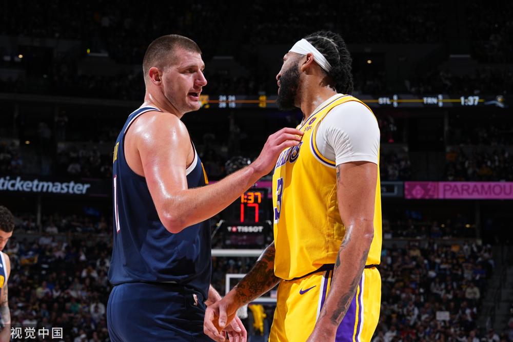 而救护车的 而救护车的